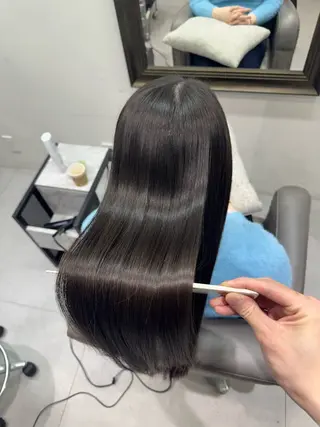 ロング LUPOTE所属・✨髪質改善美髪×🩵 艶透明感カラータイガのヘアスタイル