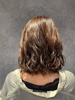 ミディアム パーマ AiRU hair RIRIKOのヘアスタイル