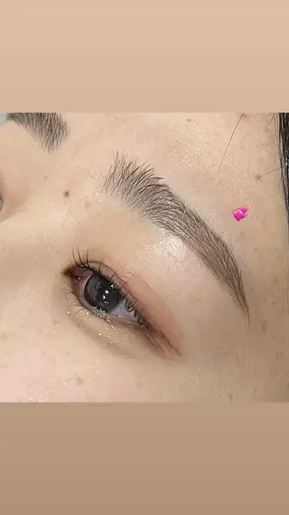 アイブロウ Mavie Karin.のマツエク・マツパデザイン