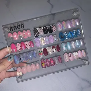 ネイル BLUEM なな🐶のネイルデザイン