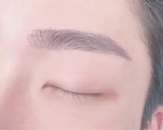 アイブロウ 狩俣 芽亜のマツエク・マツパデザイン