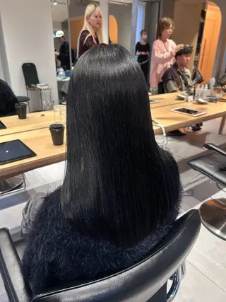 セミロング カラー miko🪽地毛風/ ハイトーン/レイヤーのヘアスタイル