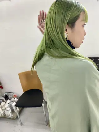 ロング qiieダブルカラー イルミナカラーのヘアスタイル