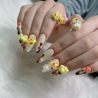 ネイル EmaNail天満橋店所属・EmaNail Risaのネイルデザイン