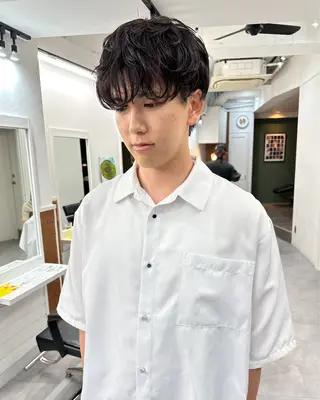 ミディアム パーマ メンズ グランジヘア 無造作ヘアHYUGAのヘアスタイル