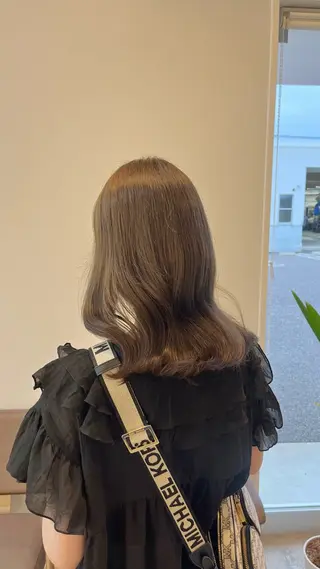 カラー 服部 沙弥佳のヘアスタイル