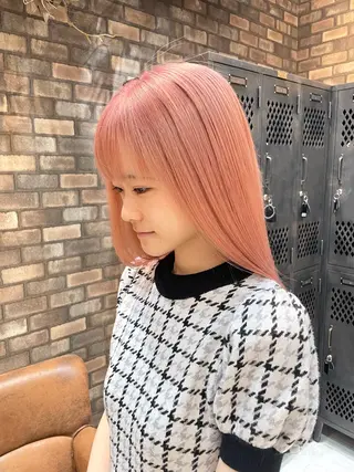 セミロング ブリーチ特化🎖️ピ ンクカラー高橋さやかのヘアスタイル
