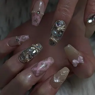 ネイル RUNWAY 　　の眉毛・アイブロウイメージ