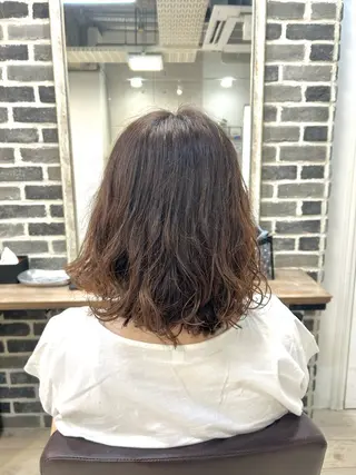 ミディアム パーマ 林 美佑のヘアスタイル