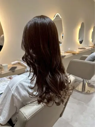 ロング TOMO ~ blanc ~のヘアスタイル