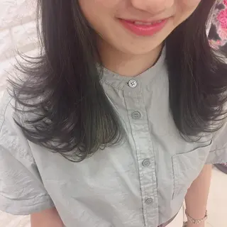 セミロング カラー 似合わせ.ﾍｱｾｯﾄ 得意🌹井上美沙のヘアスタイル