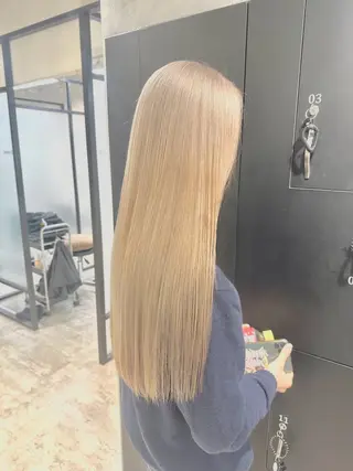 ロング カラー ハイトーン･髪質改善 MIOKAのヘアスタイル