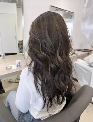 ロング karin💋海外 バタフライカットのヘアスタイル