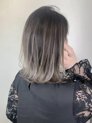 ミディアム アンダーバーホワイト 堺東店のヘアスタイル