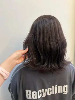 ミディアム 岸田 莉奈のヘアスタイル