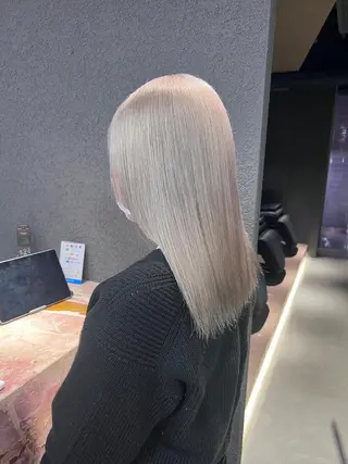 カラー 紬/enne/ブリー チ/ハイトーンのヘアスタイル