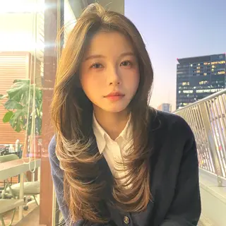 ロング カラー レイヤーカット ハッシュカットのヘアスタイル