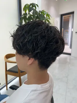 メンズ ダブルカラー寒色系 ボリューム改善ハヤトのヘアスタイル