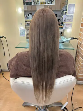 CONCHE原店所属・岩木 花華のヘアスタイル