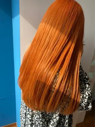 カラー 富田 華代のヘアスタイル