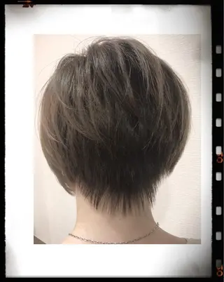 ショート カラー レイヤーカット匠 イソザキノリユキのヘアスタイル