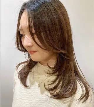 セミロング 横田 未来のヘアスタイル