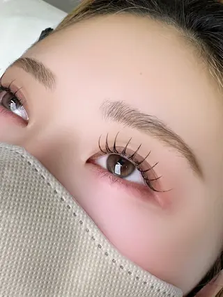 マツエク・マツパ eyelash&eyebrow Luminous所属・Luminous まつげ&眉毛 専門店のマツエク・マツパデザイン