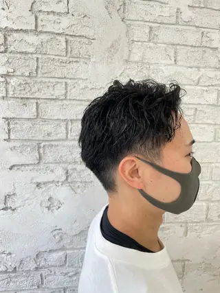 ショート パーマ メンズ ブリーチ特化 ハイトーンRYOYAのヘアスタイル