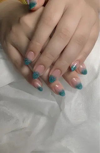 ネイル pink ladyサロン所属・べ にのネイルデザイン