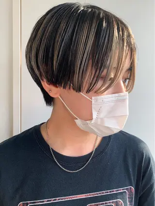 ショート nuu所属・💜ショート💜 ウルフ、ボブ二色亜美のヘアスタイル