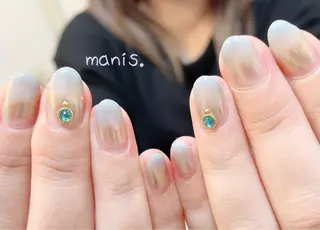 ネイル manis .のネイルデザイン