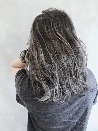 ミディアム カラー MOU namba ムウナンバのヘアスタイル