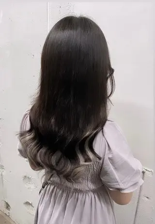 ミディアム カラー シールエクステの女神 🍑Momo🍑のヘアスタイル