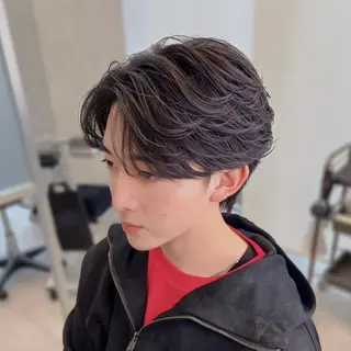 ミディアム メンズ フェザー/ゆるふわ パーマ/鐘ヶ江 航青のヘアスタイル