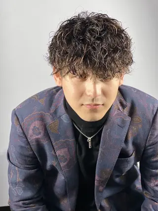 セミロング パーマ メンズ 理容シャイニー　中里店所属・櫻井 亮汰のヘアスタイル