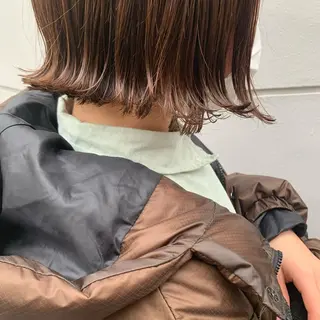 ショート カラー ヘアアレンジ サナ🌱 切りっぱなしボブのヘアスタイル