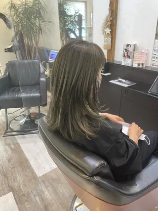 セミロング 正分 真美のヘアスタイル