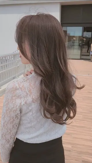 ロング カラー “垢抜けパーマヘア” 佐藤ジルのヘアスタイル