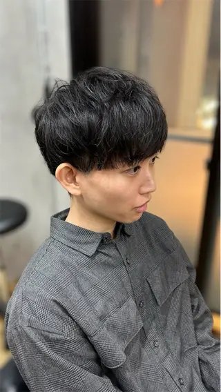 ショート パーマ メンズ 師岡 祐輔のヘアスタイル