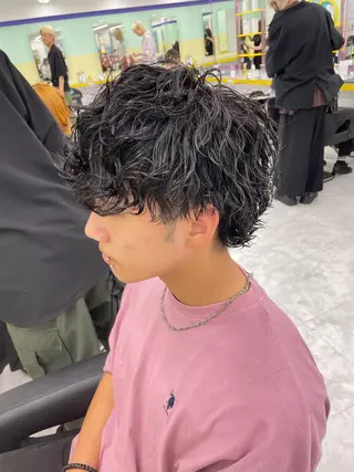 ショート パーマ ヘアアレンジ メンズ 艶カラー の達人のヘアスタイル