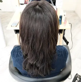 セミロング インナーカラー👾 Chibiのヘアスタイル