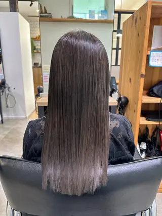 ロング カラー 伊藤 旭華のヘアスタイル