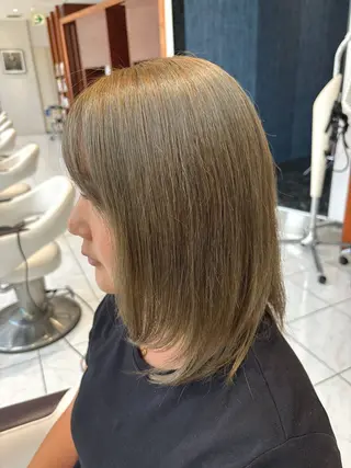 カラー 篠田 綾乃のヘアスタイル