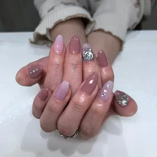 ネイル 椿森 美瑠紅の眉毛・アイブロウイメージ