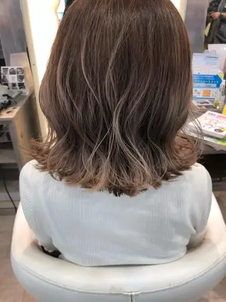 ミディアム 松佐 ゆかりのヘアスタイル