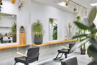 hoNua. 栄/透明感カラーのヘアスタイル