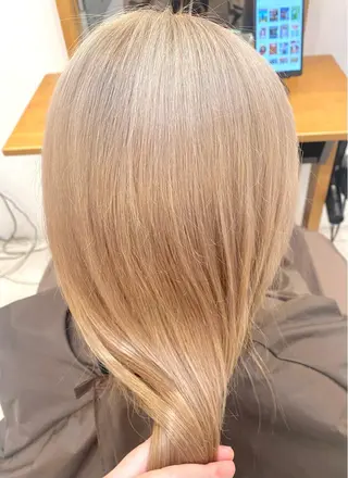 ロング little salt 渋谷店所属・akina＊ブリーチ ♡トレンドヘアのヘアスタイル