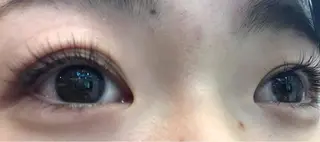 マツエク・マツパ 保子 祐里香のヘアスタイル