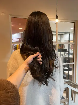 ロング カラー 佐藤 永夏のヘアスタイル