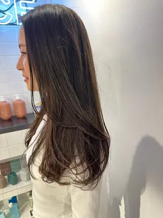 ロング VOICE所属・MIRI MIRIのヘアスタイル